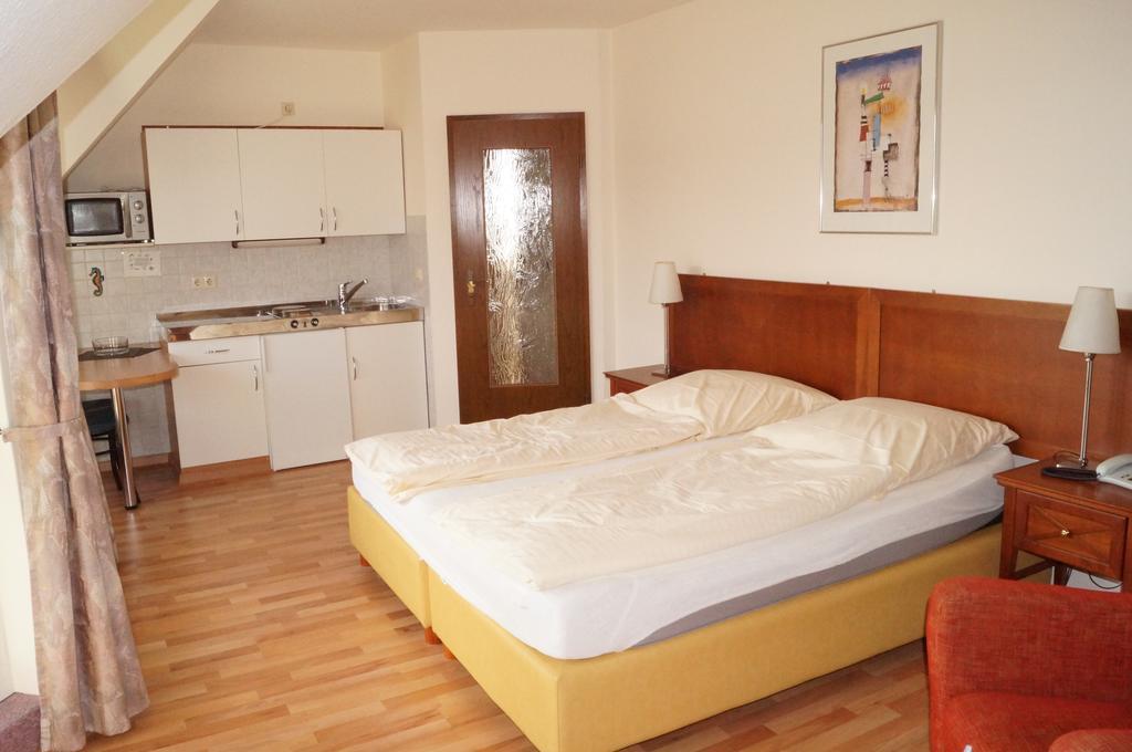Pension Appartementhaus Hus Moehlenbarg Куксхафен Номер фото